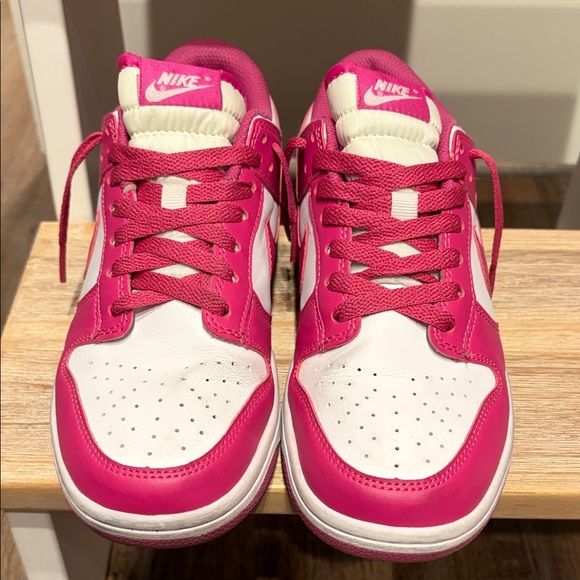 Nike Dunk Low Retro Pink and White Shoes - Picture 2 of 4
